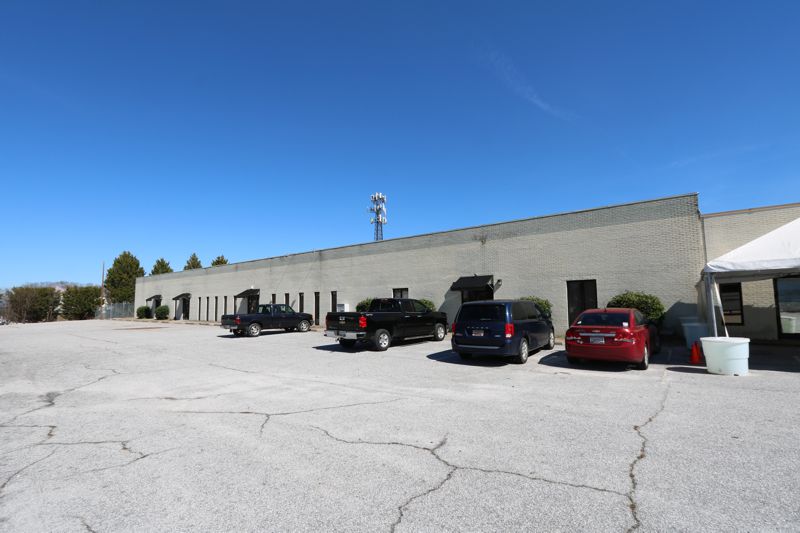 Building sold on Berry Avenue in Greer