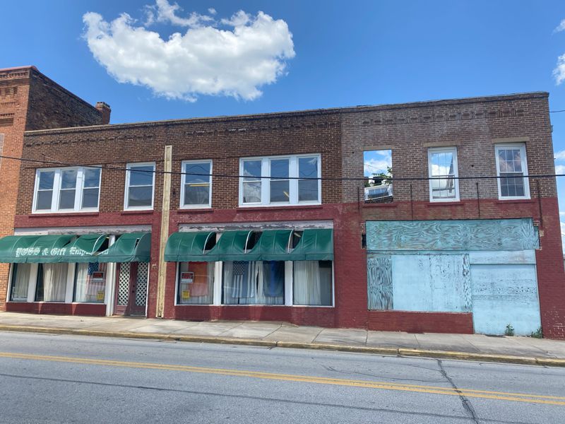 Building sold in downtown Liberty