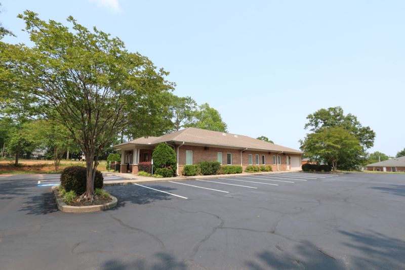 Building sold at 209 Burgess Street in Greer